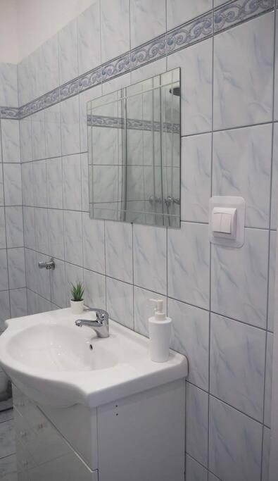Old Town Apartment *